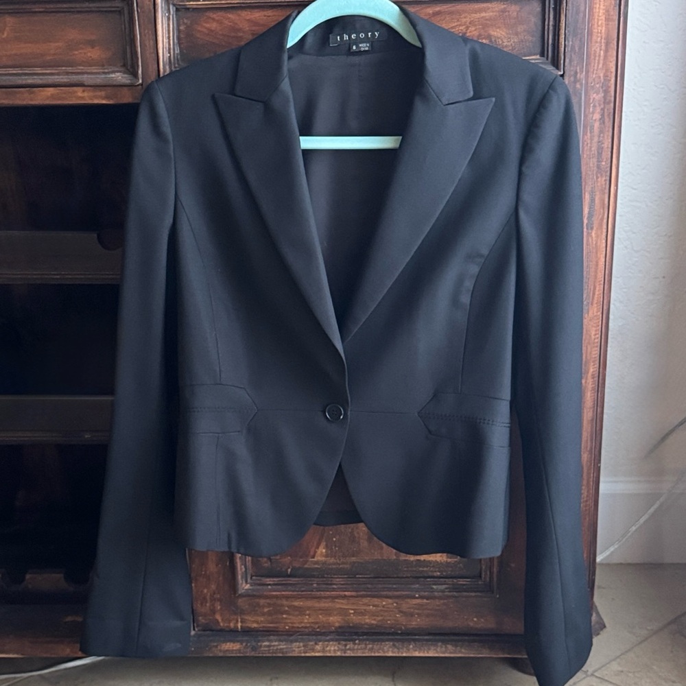 Theory Black Women's Blazer sz 6